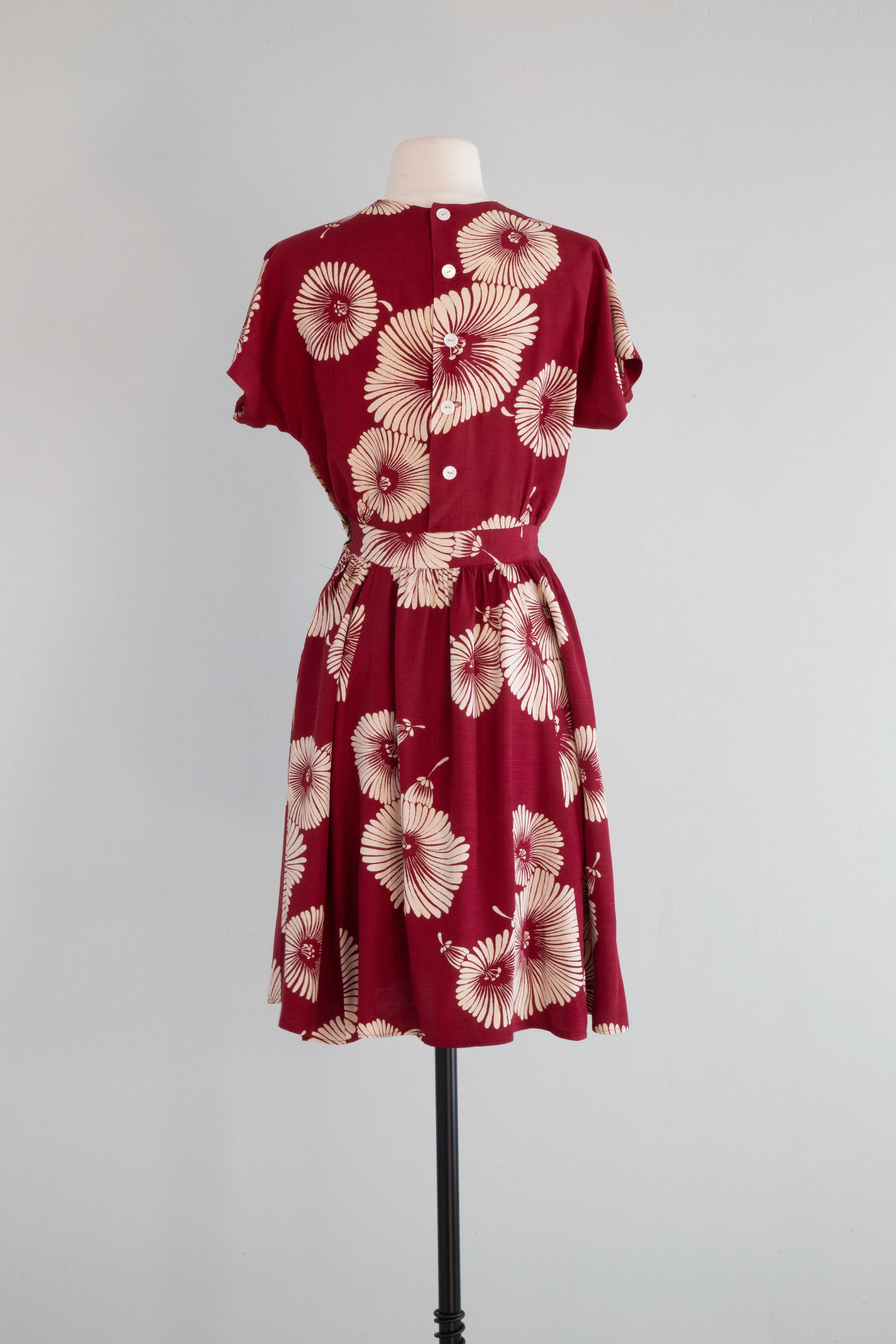 Beautiful 1930's Crimson Red Rayon Hibiscus Print Dress / Small